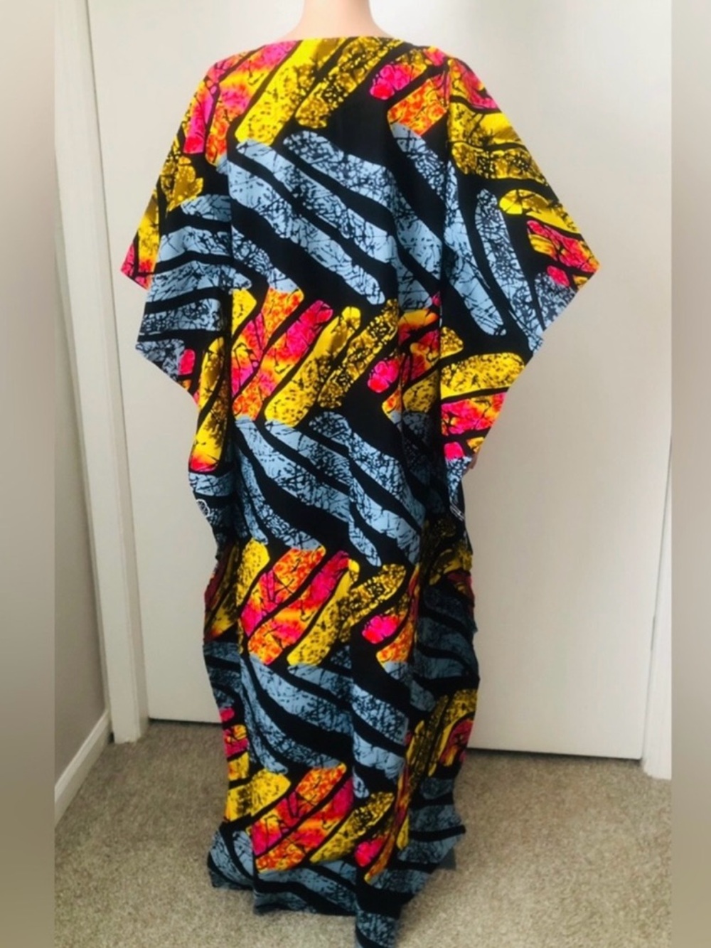 Bold Multicolor African High/Low Top - Picture 4 of 14